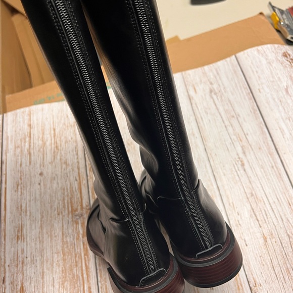 Black Leather Riding Boots - Picture 4 of 8